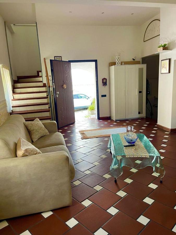 Ferienwohnung Holiday House Il Castello Di Anna Vietri Exterior foto