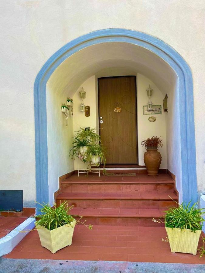 Ferienwohnung Holiday House Il Castello Di Anna Vietri Exterior foto